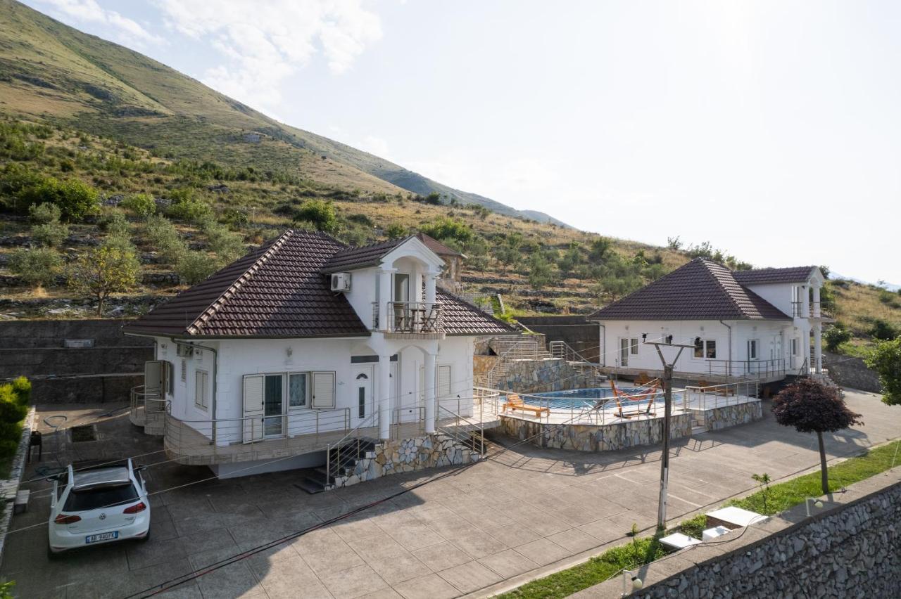Villa The